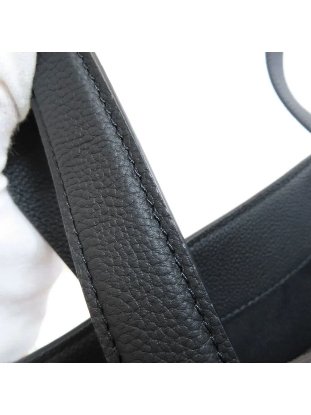 Louis Vuitton Cabin Tote Aerogram Calf
